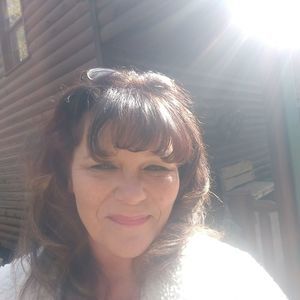 Meet your Posher, Lorie